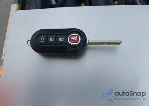 2014 Fiat 500L Lounge z USA, uszkodzony, nr VIN ZFBCFACH0EZ004932